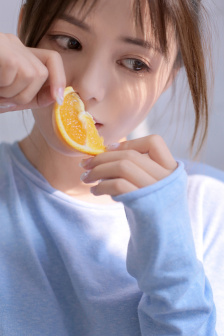 缠着腰不让他退出